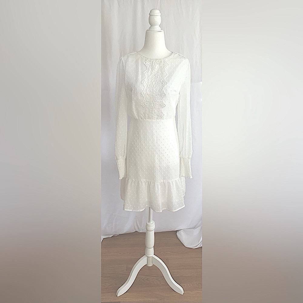 NWT Andree by Unit White Dress. Bishop Sleeves Lace Appliqué down front Size S